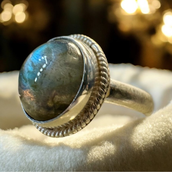 Signed Labradorite Sterling Silver Ring (7.5) - Picture 9 of 9